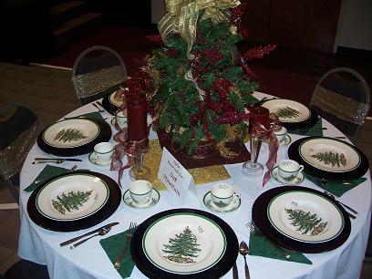 decorated-christmas-table-2.jpg