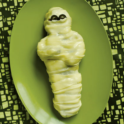 mummy-meatloaf-halloween-recipe-photo-420-FF1010TRICKA05.jpg