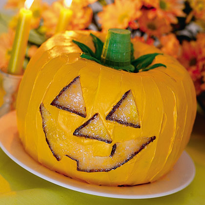 pumpkin-cake-o-lantern-halloween-recipe-photo-420-FF1000HALLOA03.jpg