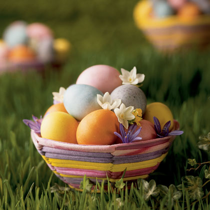 easter-egg-basket-craft-photo-420-FF0404EASTRA02[1].jpg