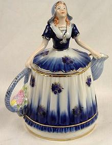 1_15904%20dutch%20woman%20teapot.jpg